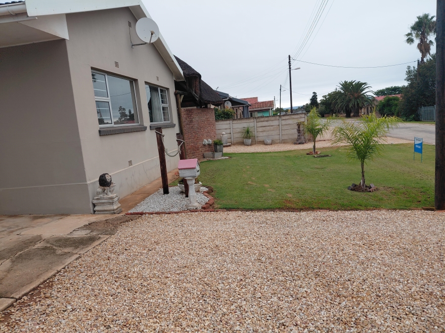 3 Bedroom Property for Sale in Bothasrus Eastern Cape